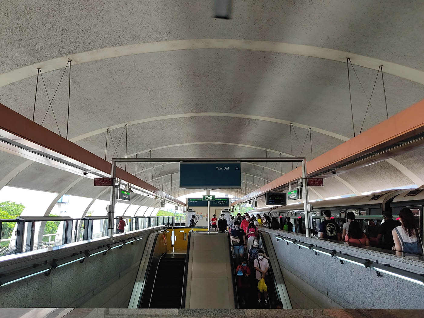Bedok MRT Station - - Platforms