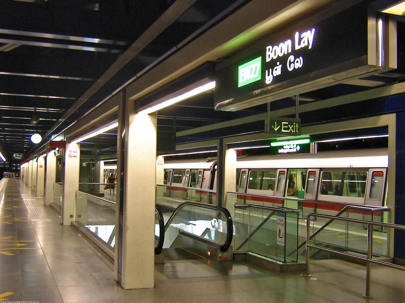 Boon Lay MRT Station - - Platforms