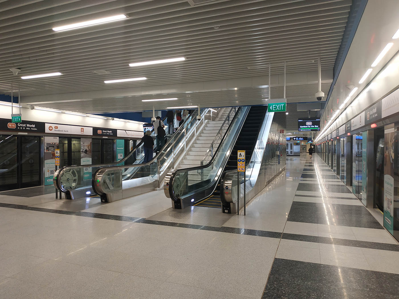 Great World MRT Station - - TE15 Platforms