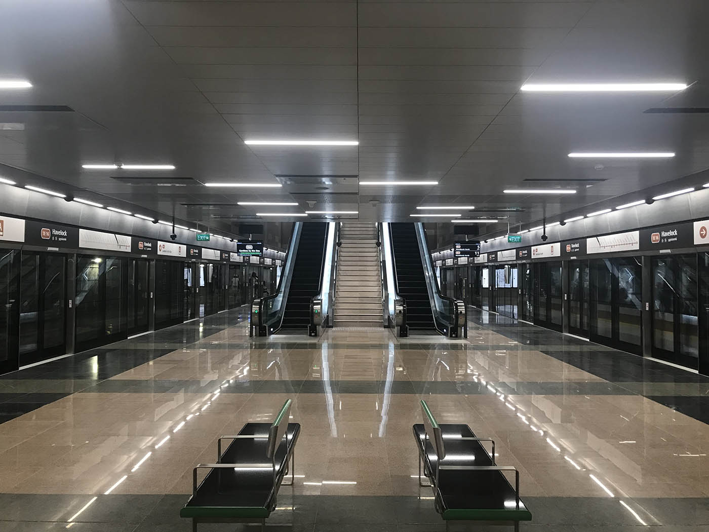 Havelock MRT Station - - Platforms