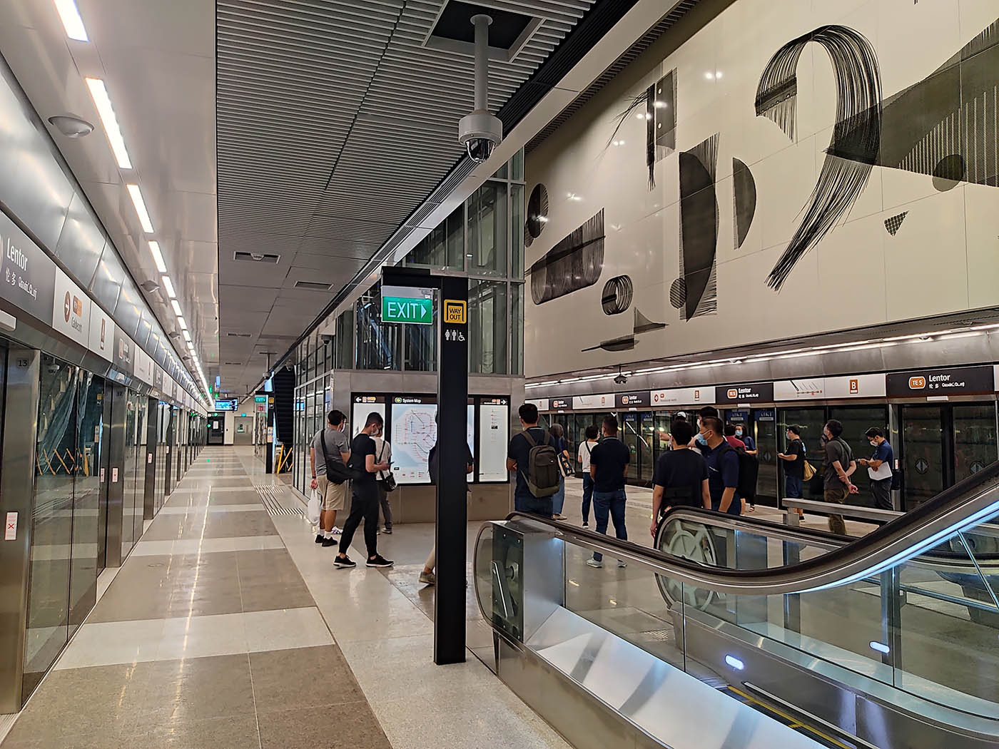 Lentor MRT Station - - Platforms