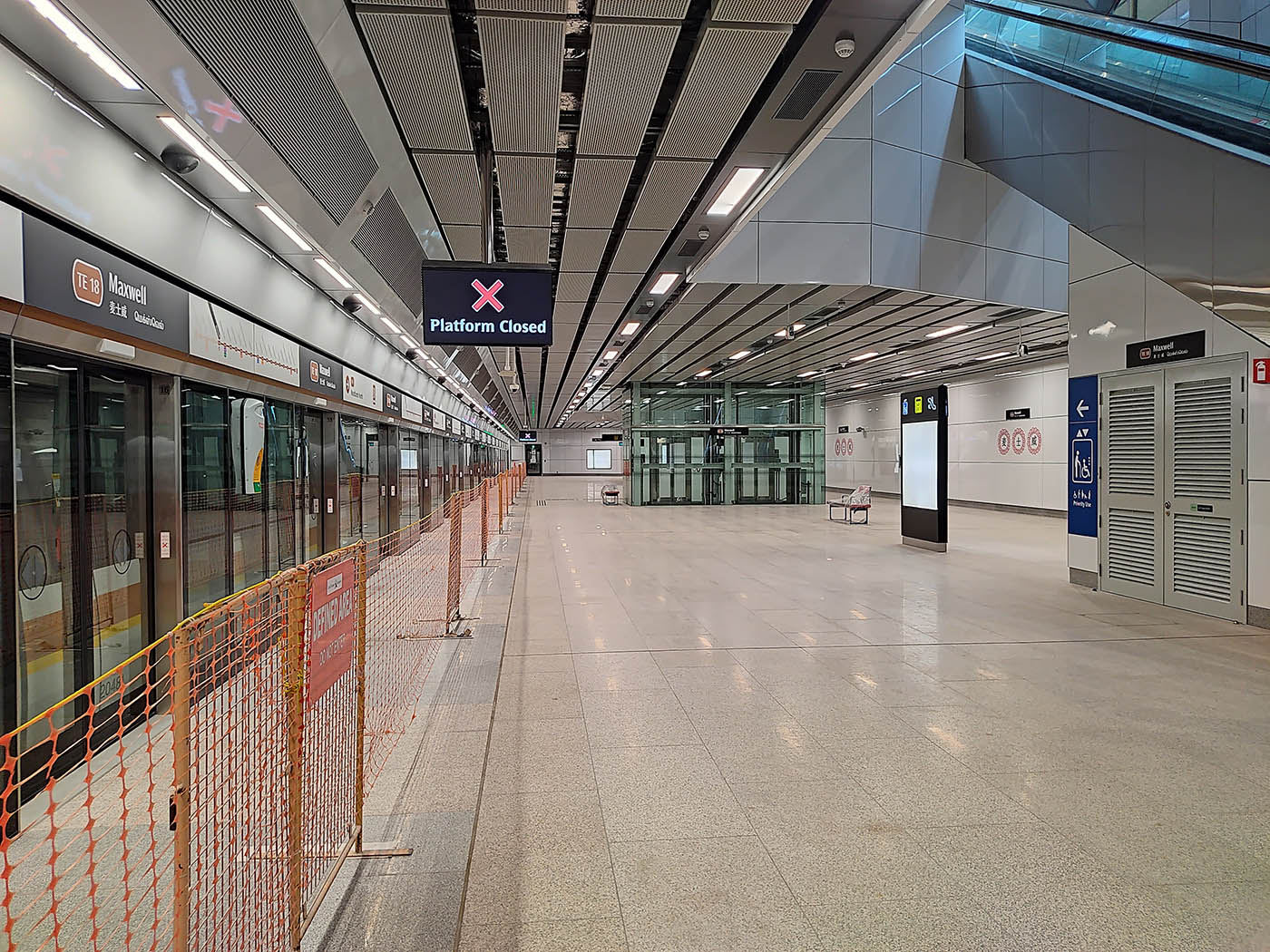 Maxwell MRT Station - - Platform B
