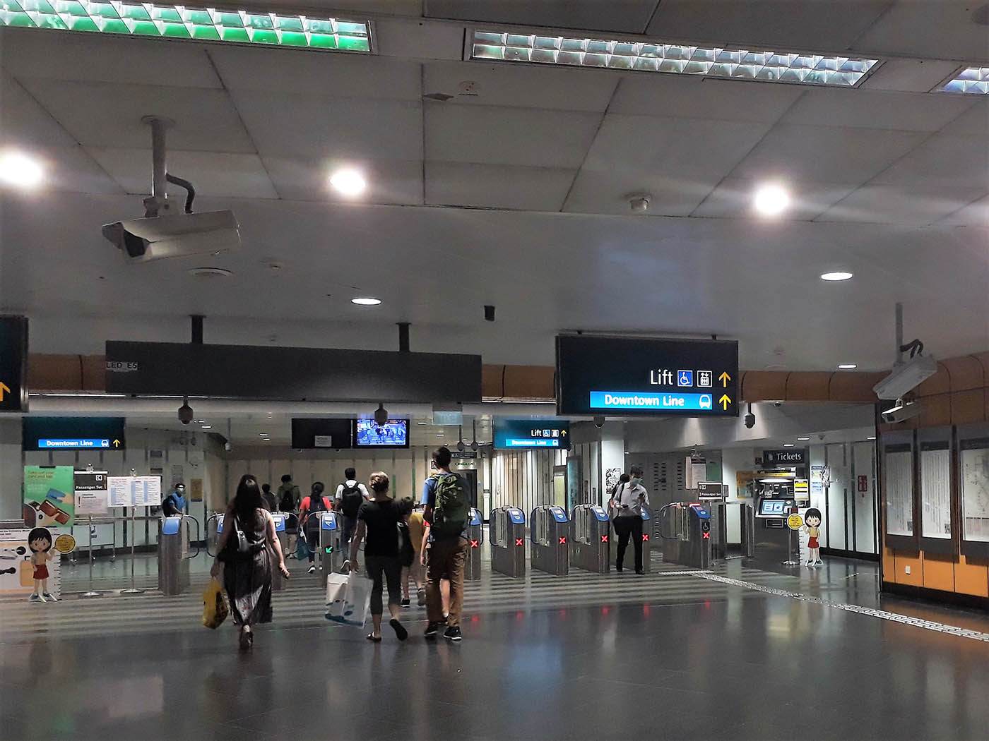 Newton MRT Station - - DT11 Concourse Leading To Downtown Line Platforms