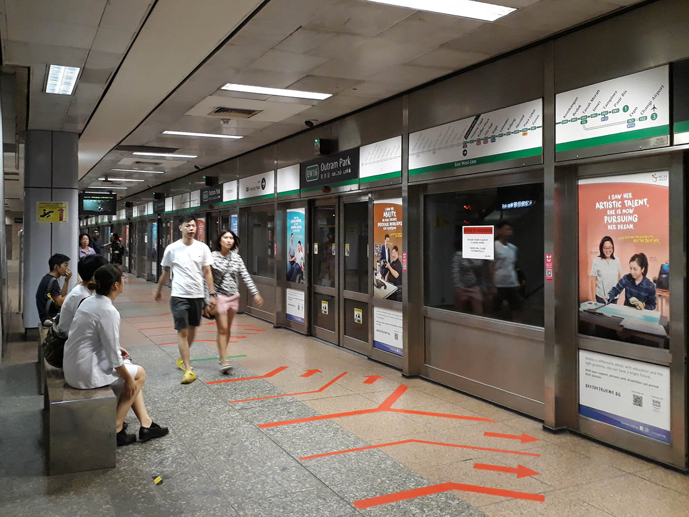 Outram Park MRT Station - - EW16 Platform A