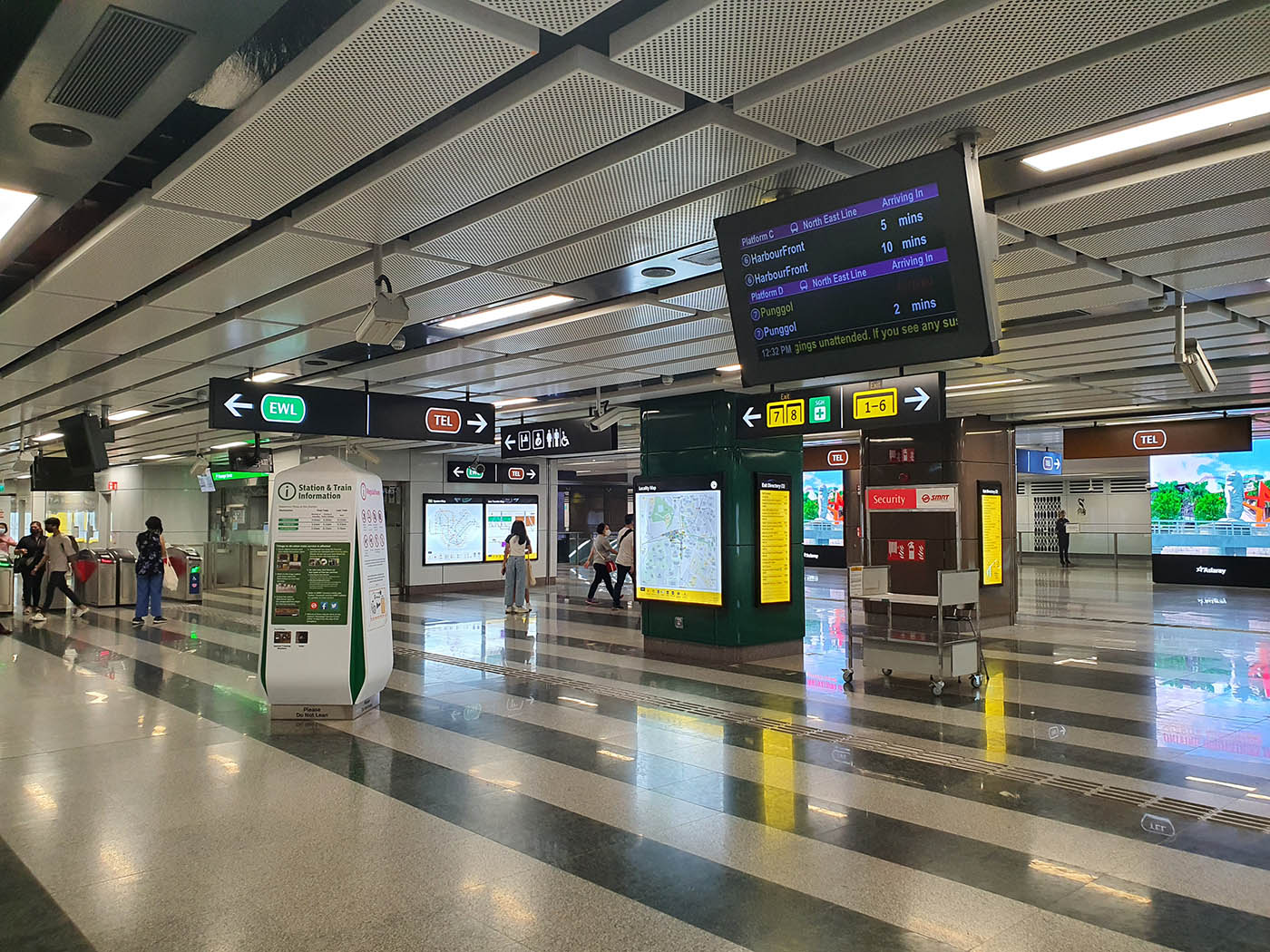 Outram Park MRT Station - - EW16 TE17 Concourse