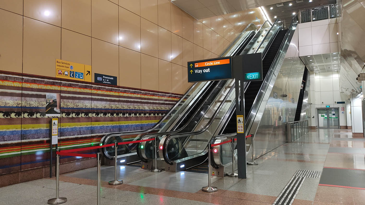 Promenade MRT Station - - Platform D