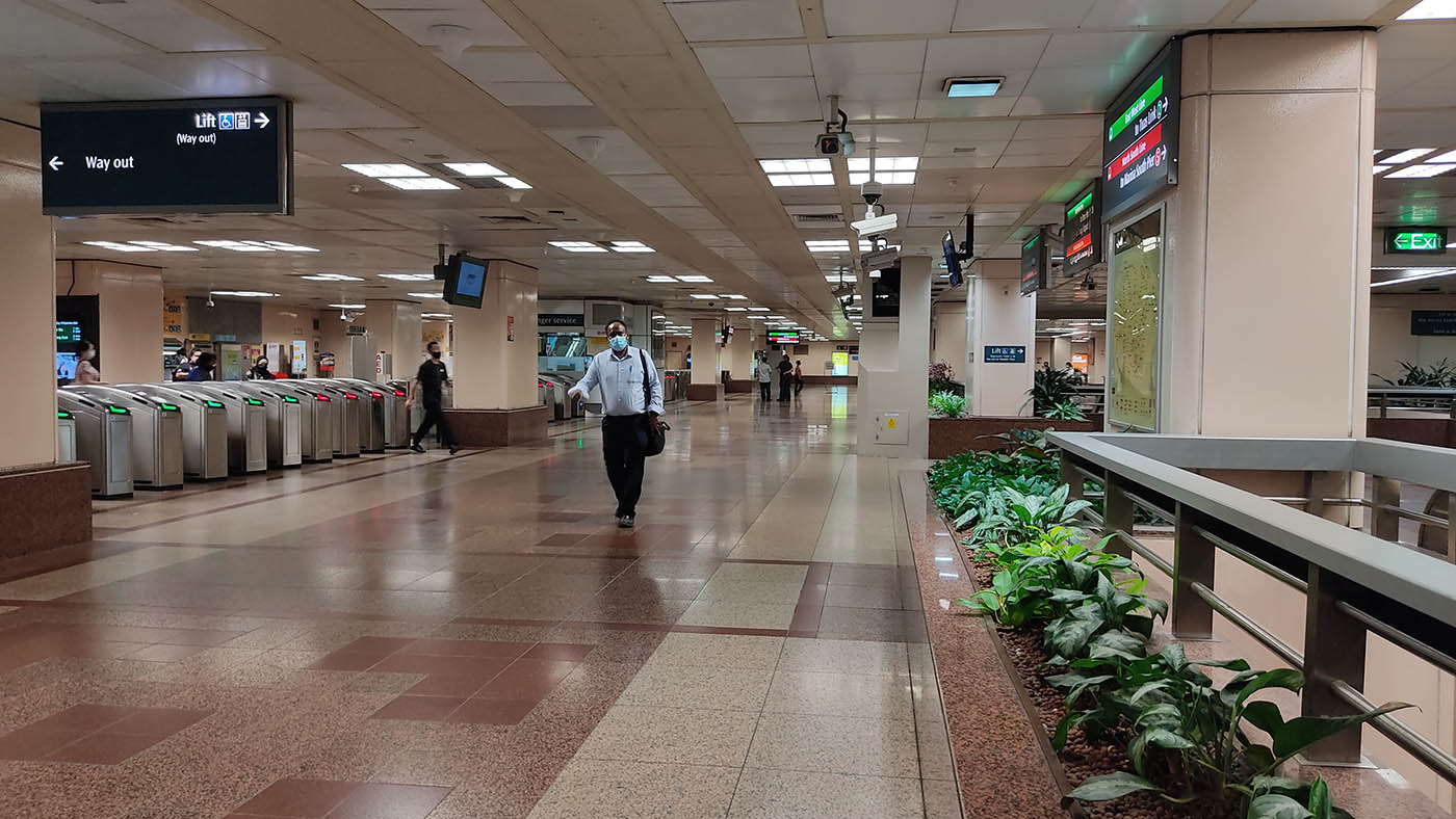 Raffles Place MRT Station - - Concourse
