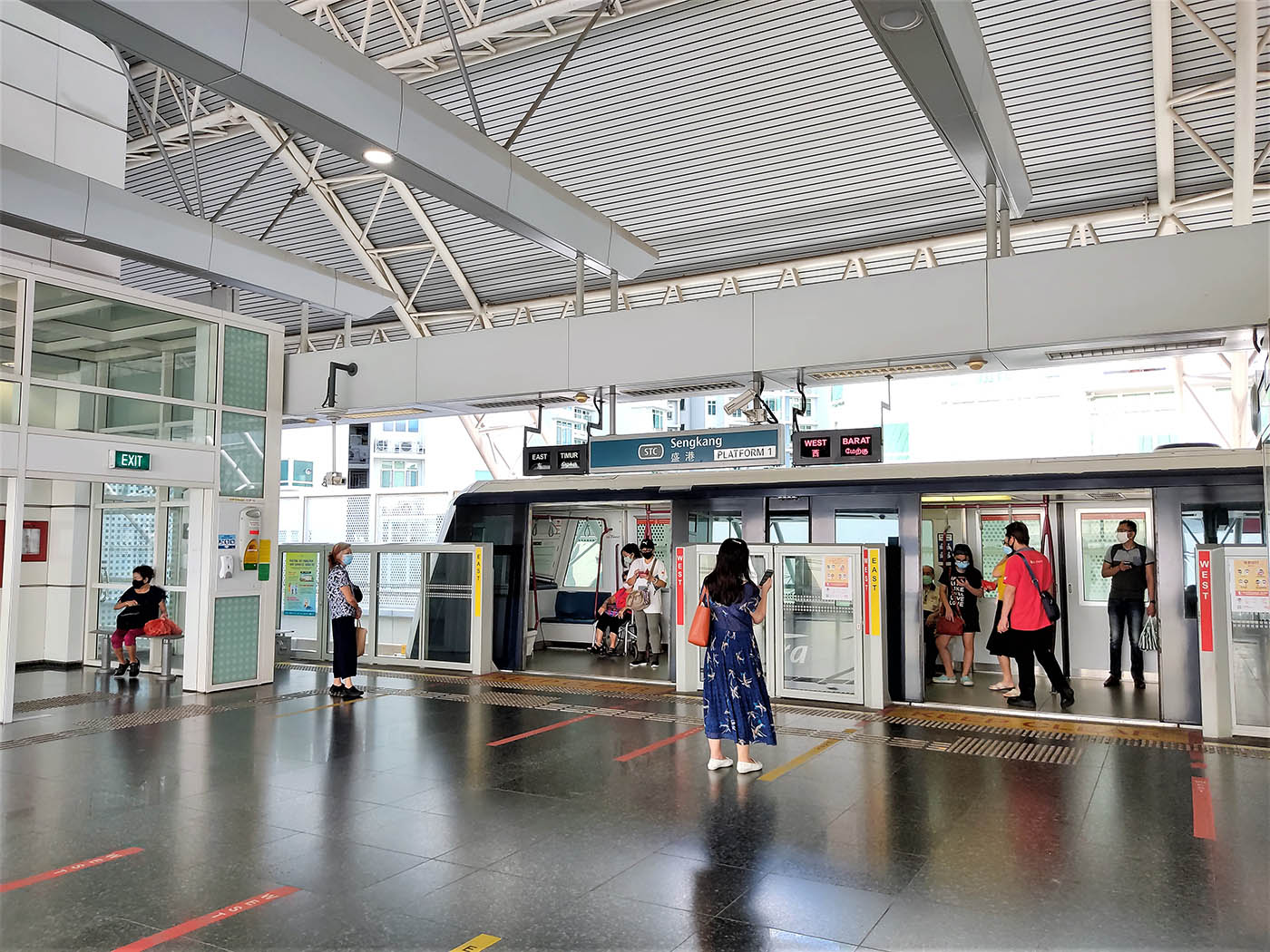 Sengkang MRT Station - - STC LRT Platform