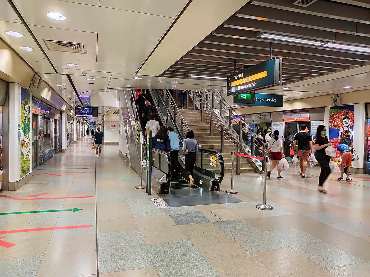 Serangoon MRT Station - - NE12 Platforms