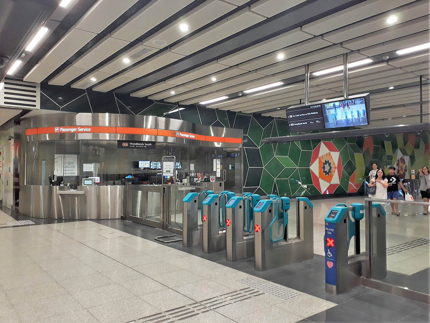 Woodlands South MRT Station - - TE3 Fare Gates And Passenger Service